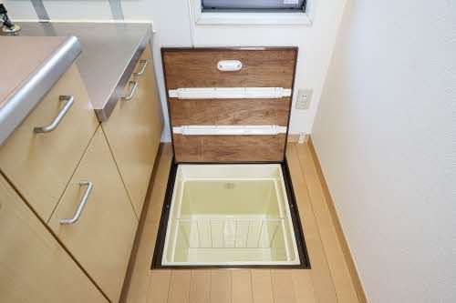 収納　床下収納