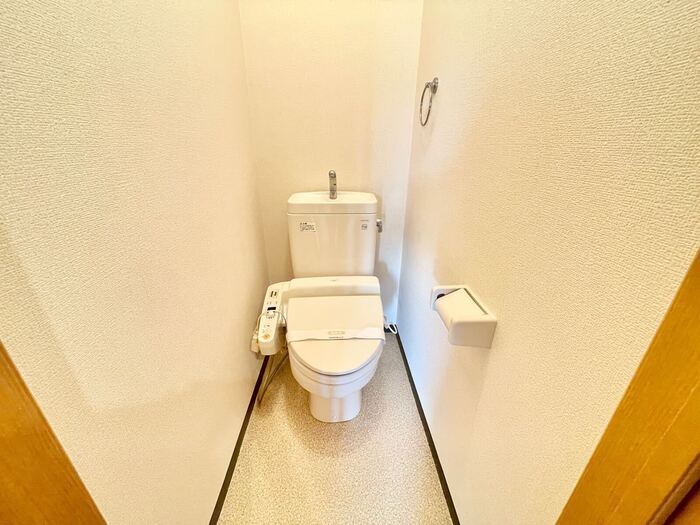 トイレ　温水洗浄暖房便座