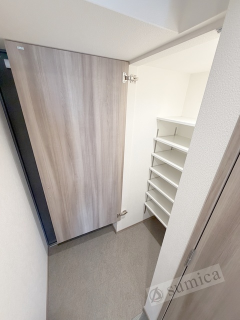 玄関　たくさんの靴を収納可能シューズクローク♪♪