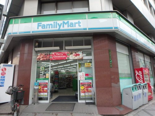 コンビニ　ファミリーマート梅新東店（コンビニ）まで120m