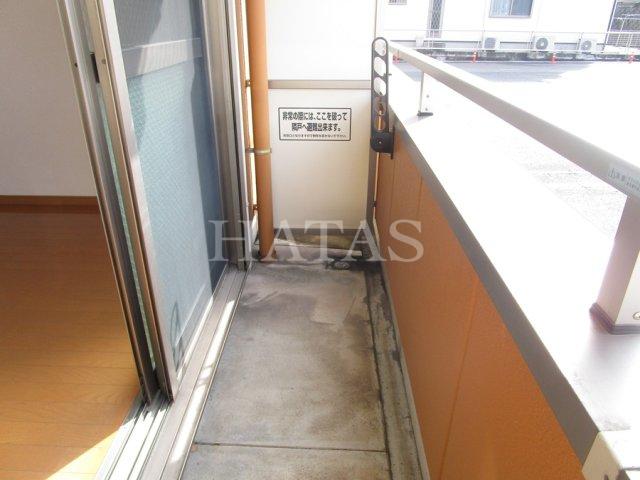 バルコニー　同物件別部屋です。