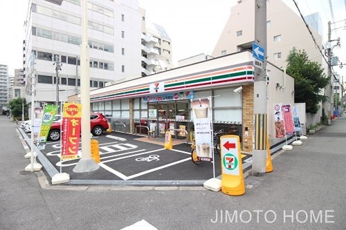 コンビニ　セブンイレブン 大阪京町堀3丁目店（コンビニ）まで37m