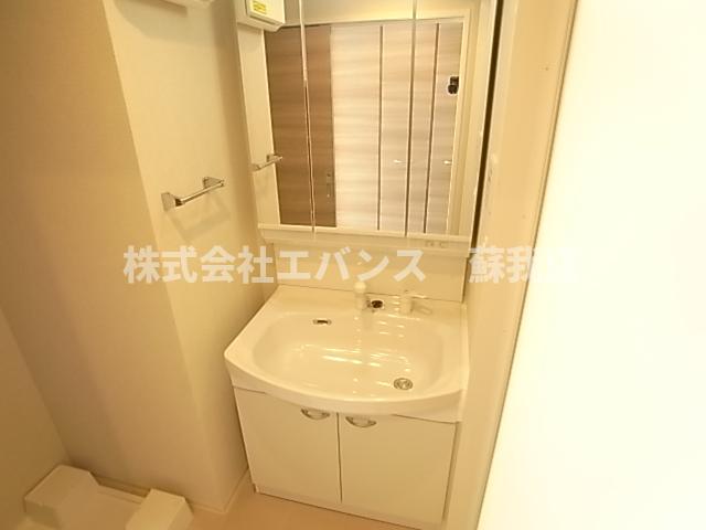 洗面設備　朝の身支度には欠かせない独立洗面化粧台