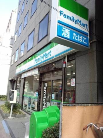 コンビニ　ファミリーマート八丁堀三丁目店（コンビニ）まで49m