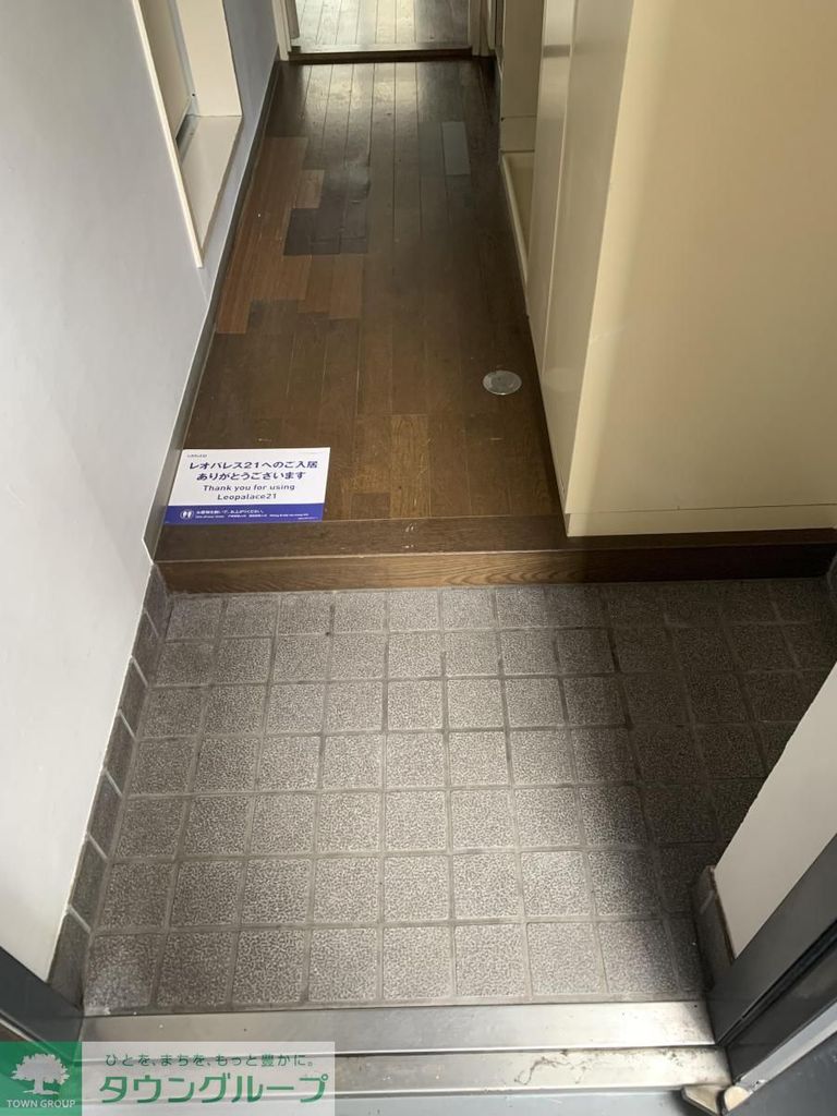 玄関　バルコニー