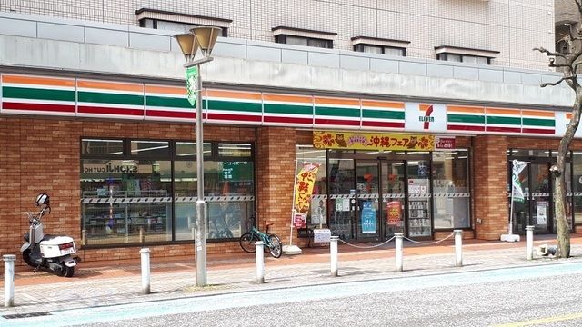 コンビニ　セブンイレブン（コンビニ）まで190m