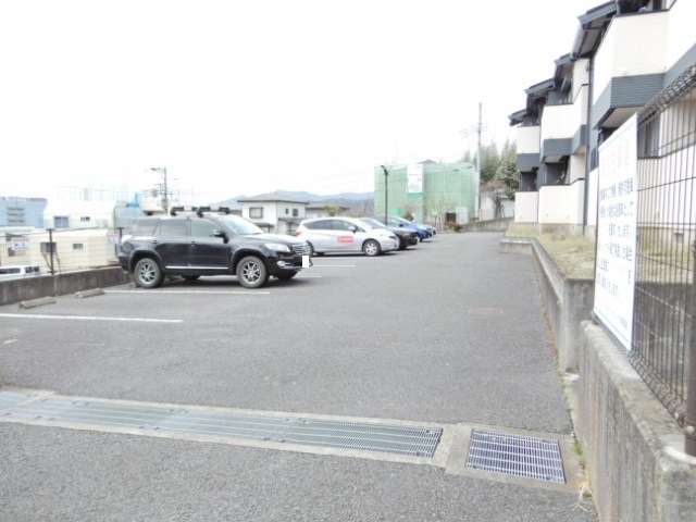 駐車場　駐車場（要空き確認）
