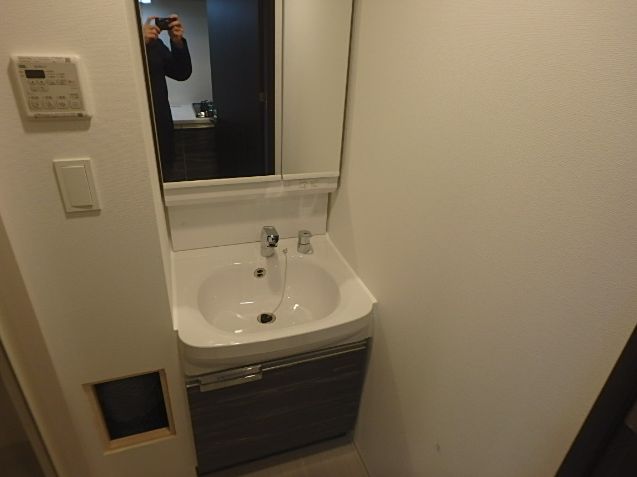 洗面設備　スワンズシティ新大阪ヴィーヴォ　独立洗面台