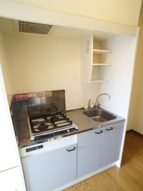 キッチン　火が見えるので消し忘れが少ないガスコンロ設置済です！