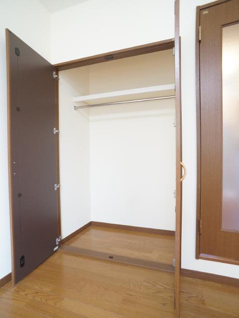 収納　パイプハンガー付き☆畳まず衣類を掛けることができます♪