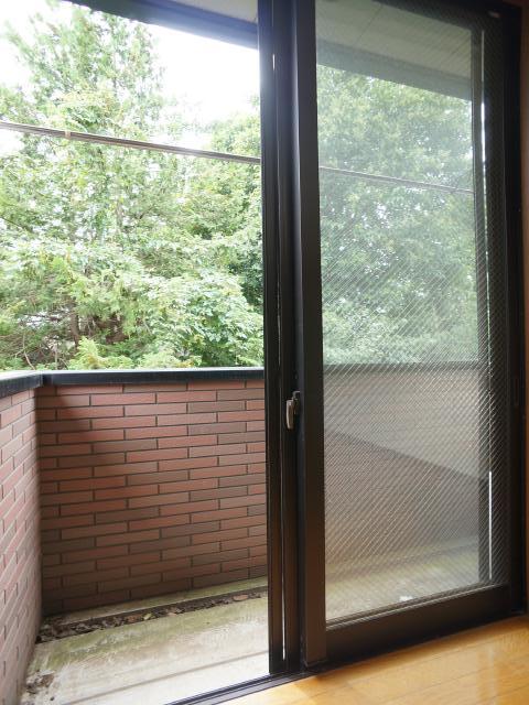 バルコニー　バルコニー付！お天気のいい日は洗濯物も気持ちよく干せますね！