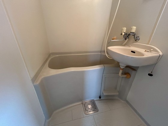 バス・シャワールーム　※別号室の写真です