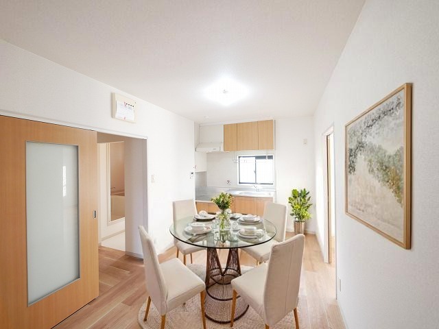 居室・リビング　CGで家具等を配置したもので家具等は含まれません