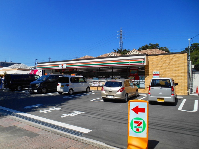 コンビニ　セブンイレブン国立富士見台中央店（コンビニ）まで120m