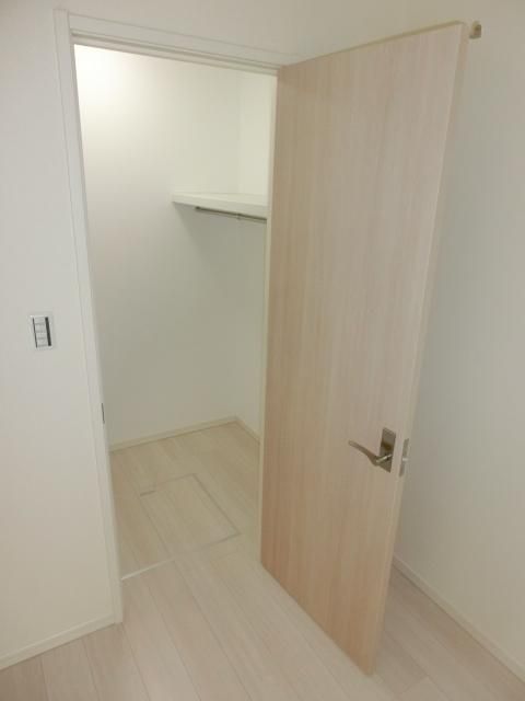 収納　ウォークインクローゼットで大量収納