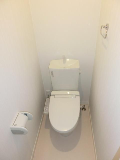 トイレ　洗浄機能付き便座