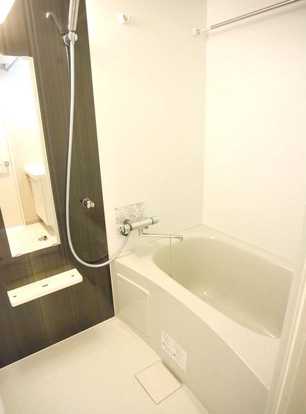 バス・シャワールーム　綺麗なお風呂で1日の疲れを癒してください！