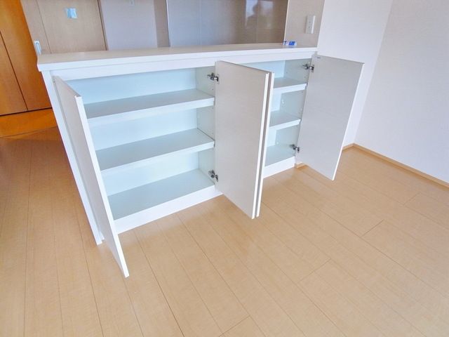 その他　☆カウンター下収納☆