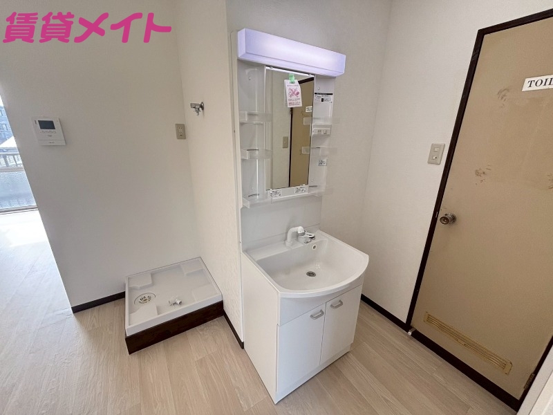 洗面設備　同型参考写真