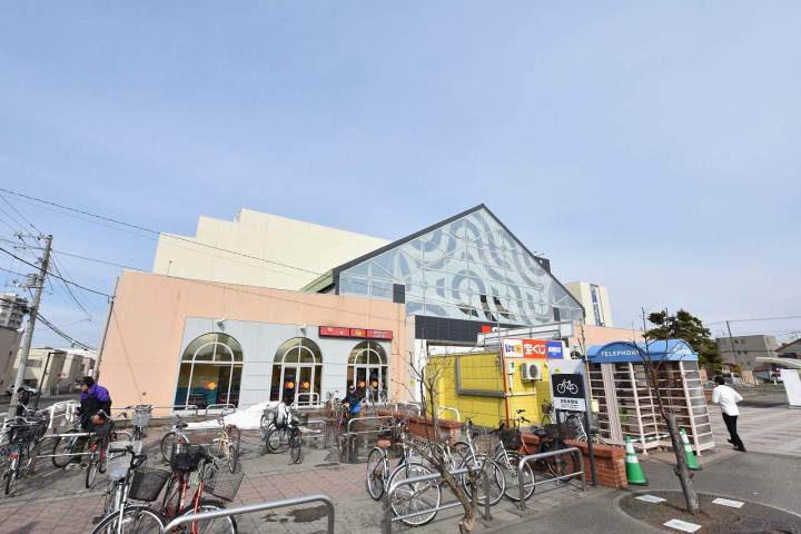 スーパー　西友西町店（スーパー）まで990m