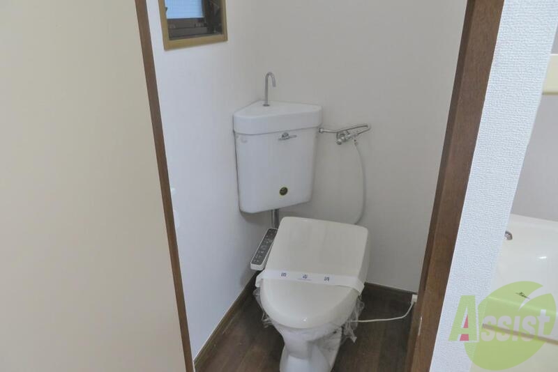 トイレ　トイレはシンプルですが使いやすそうです。