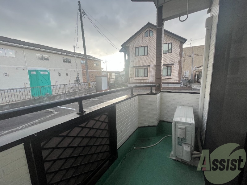 バルコニー　こちらは、バルコニーになります。広いですね。