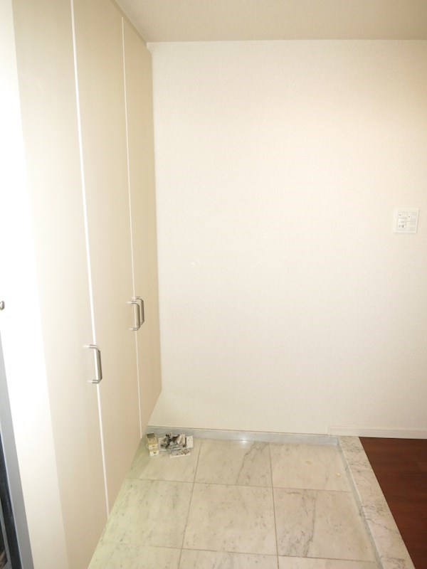 玄関　※リノベーション前※