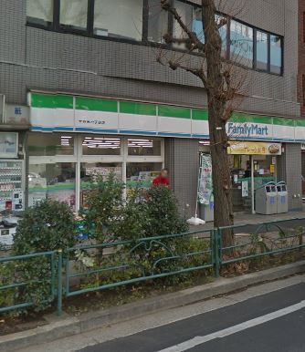 コンビニ　ファミリーマート 下目黒六丁目店（コンビニ）まで300m