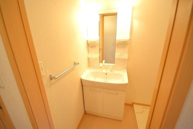 洗面設備　シャワー付き洗面台