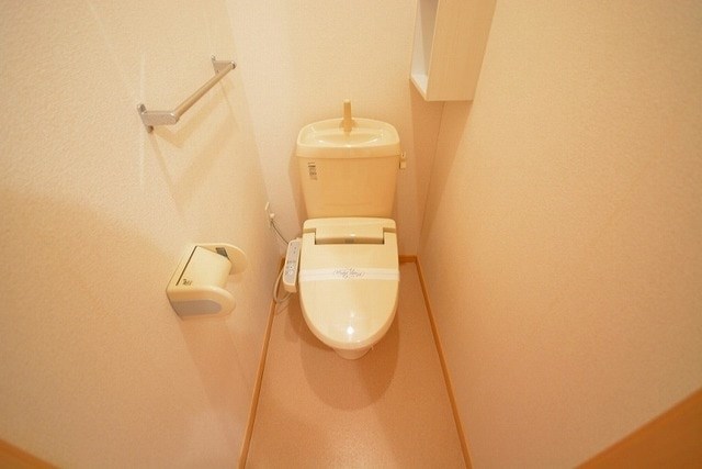 トイレ　温水洗浄便座