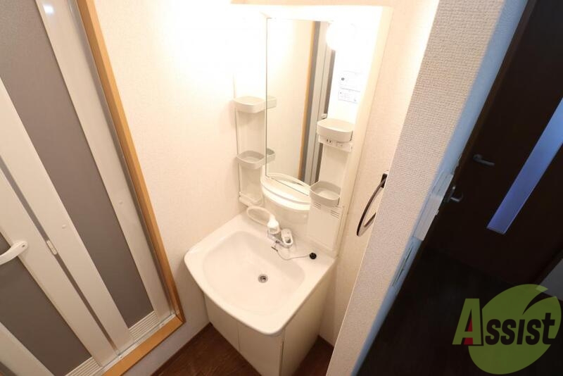 洗面設備　お手入れしやすい独立洗面台