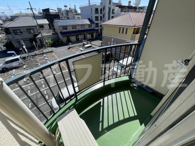 バルコニー　お洗濯にも便利なバルコニー付き