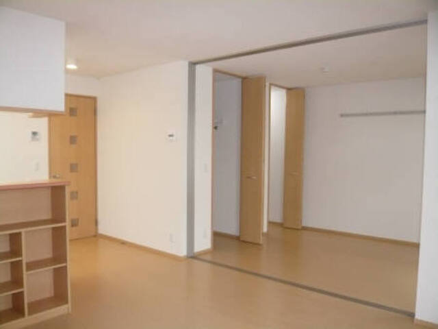 居室・リビング　居室全景(2)