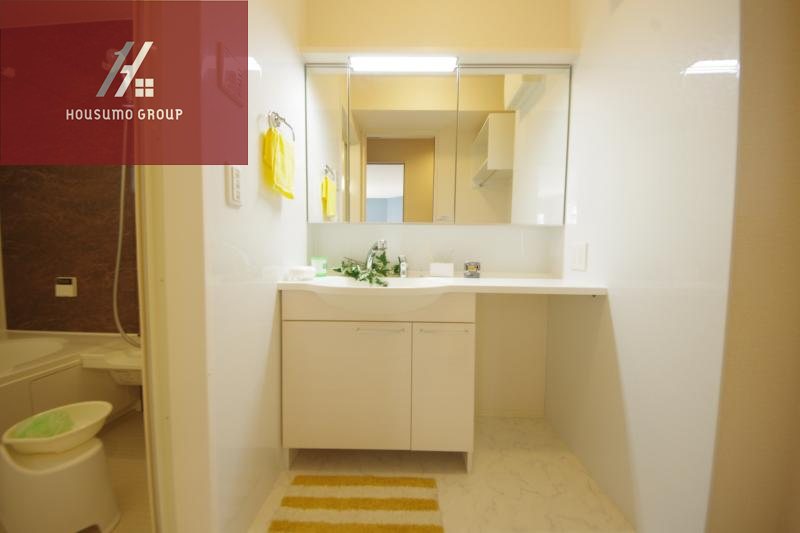 洗面設備　スペースが確保できる洗面所です