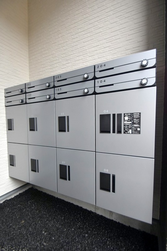 ロビー　COLLINA中山新町　宅配ボックス