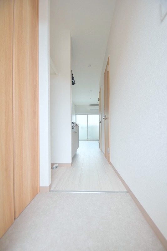 玄関　COLLINA中山新町