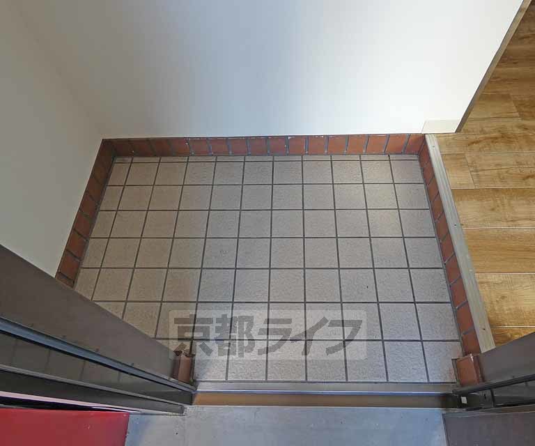 玄関　玄関も広めですね！