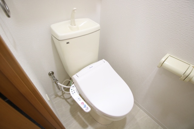 トイレ　※別室の参考写真の為、現況優先です。