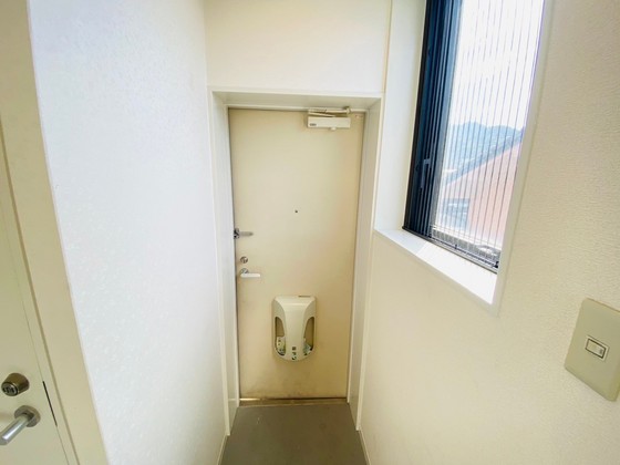 玄関　※別部屋の写真です