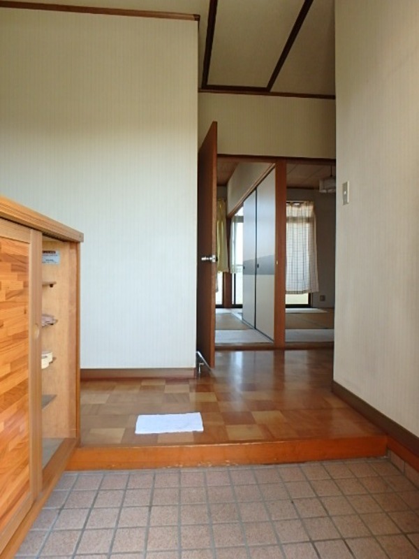 玄関　図面と現状に相違がある場合には現状を優先