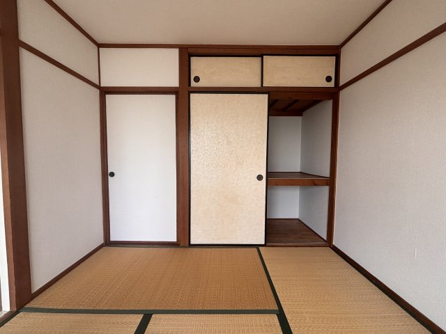 収納　和室にも収納があります！ここに布団だったり大きめの荷物を入れ