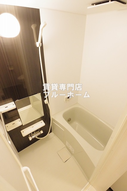 バス・シャワールーム　追炊き付きのお風呂です！