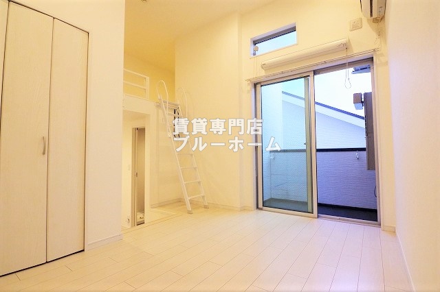 その他　別角度からの洋室です！