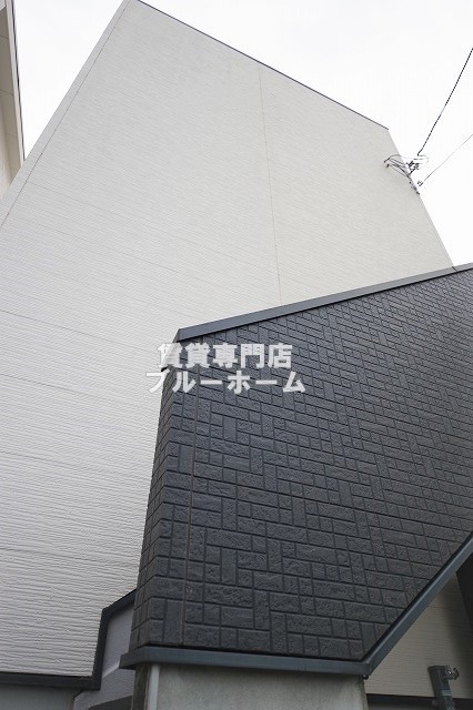 建物外観　木造2階建てのきれいな物件！