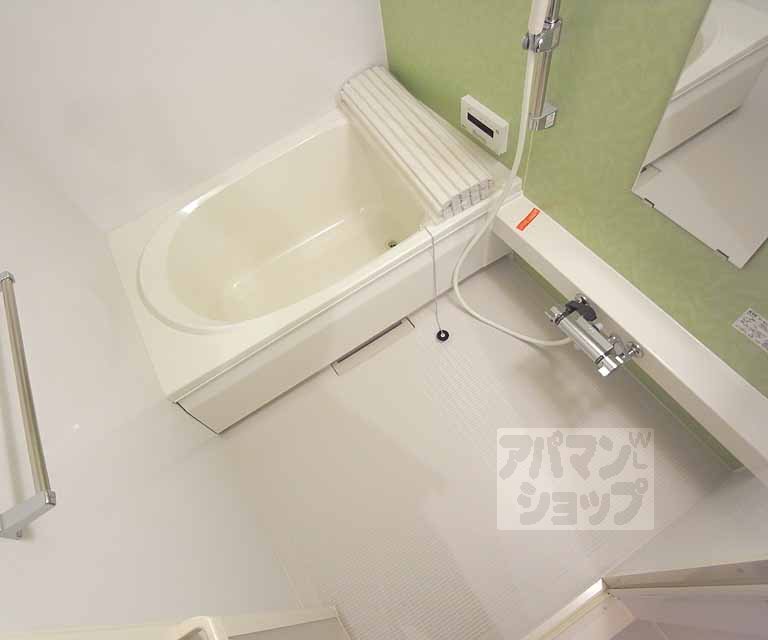 バス・シャワールーム　バスルーム。