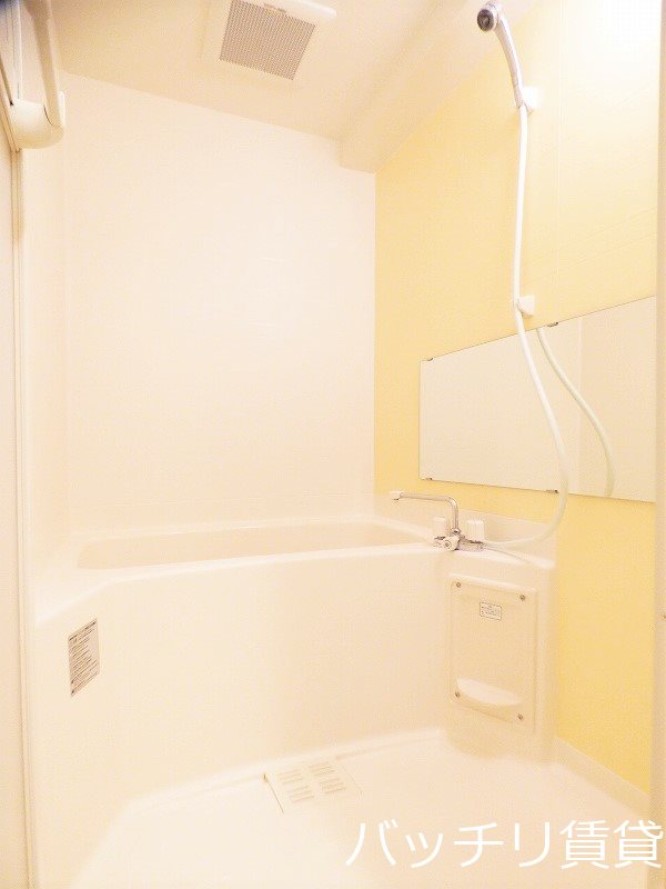 バス・シャワールーム　※室内写真等は別号数の為、現状優先となります。