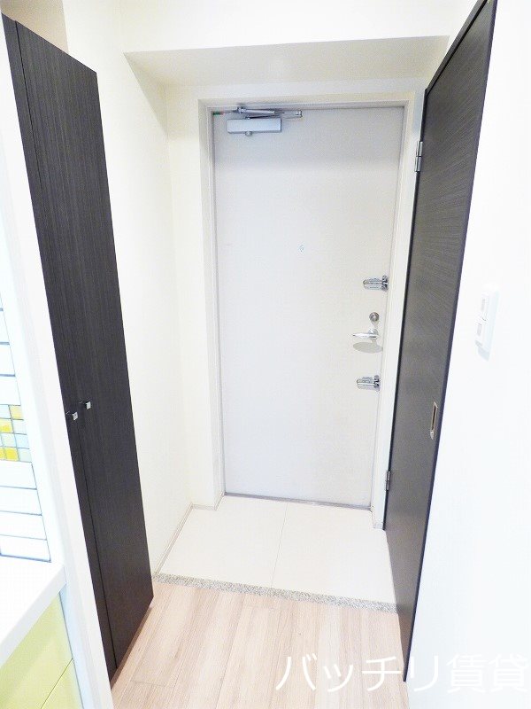 玄関　※室内写真等は別号数の為、現状優先となります。