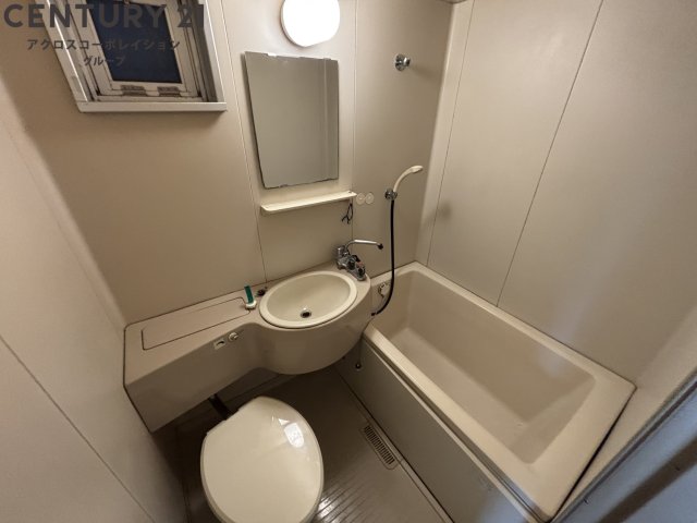 バス・シャワールーム　シンプルで清潔感のある浴室です♪