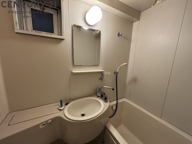 洗面設備　浴室内に洗面台があります！