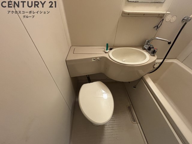 トイレ　浴室内にトイレがあります！